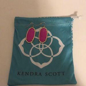 Pink classic Kendra Scott dangle earrings